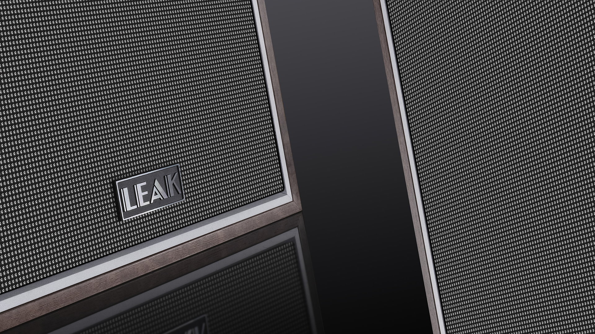 Various pictures of the LEAK Sandwich 100 speakers.