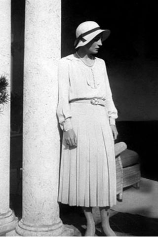 Mona Von Bismarck 1930s fashion icons