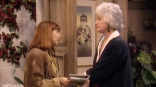 Carol Weston (Dina Manoff) and Dorothy Zbornak (Bea Arthur) speak on The Golden Girls