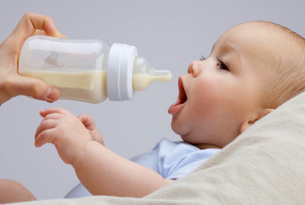 bottle feeding for newborn babies