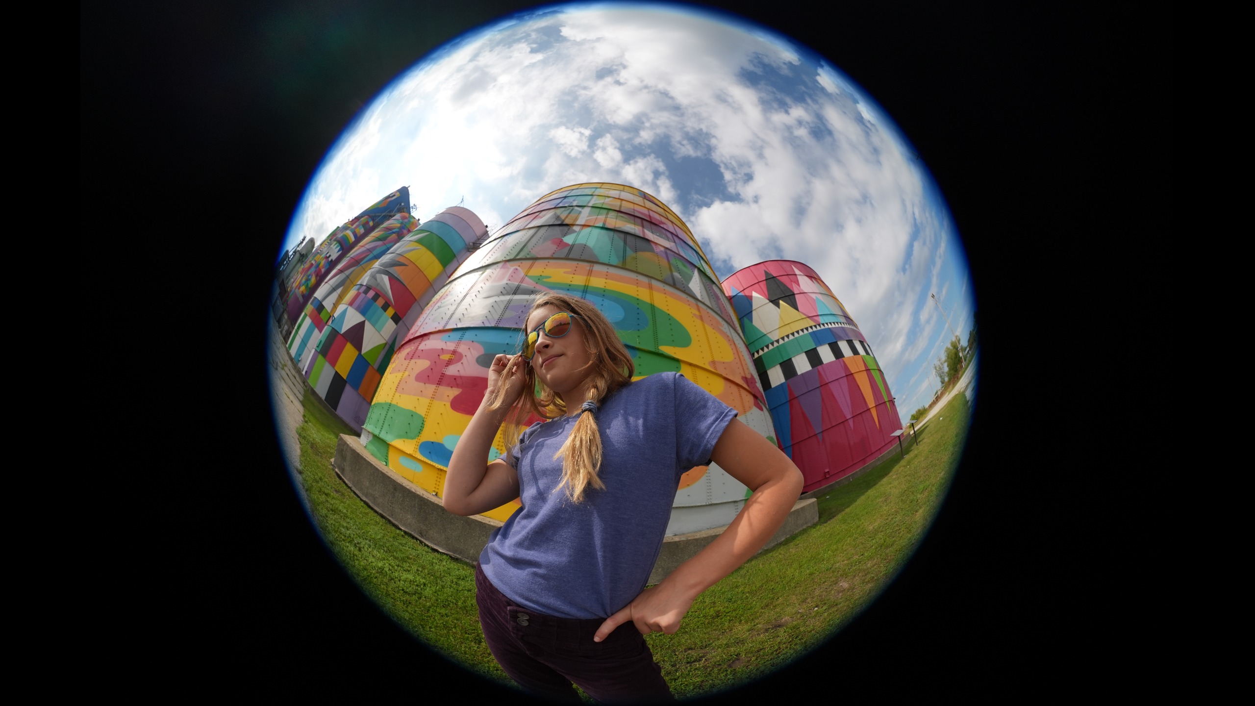 A portrait taken with the Sony FE 8-14mm f/3.5 Fisheye G