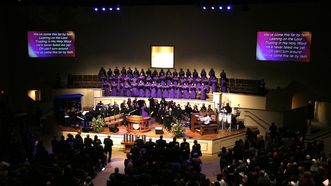 First Baptist Selects d&amp;b for Auditorium Audio System