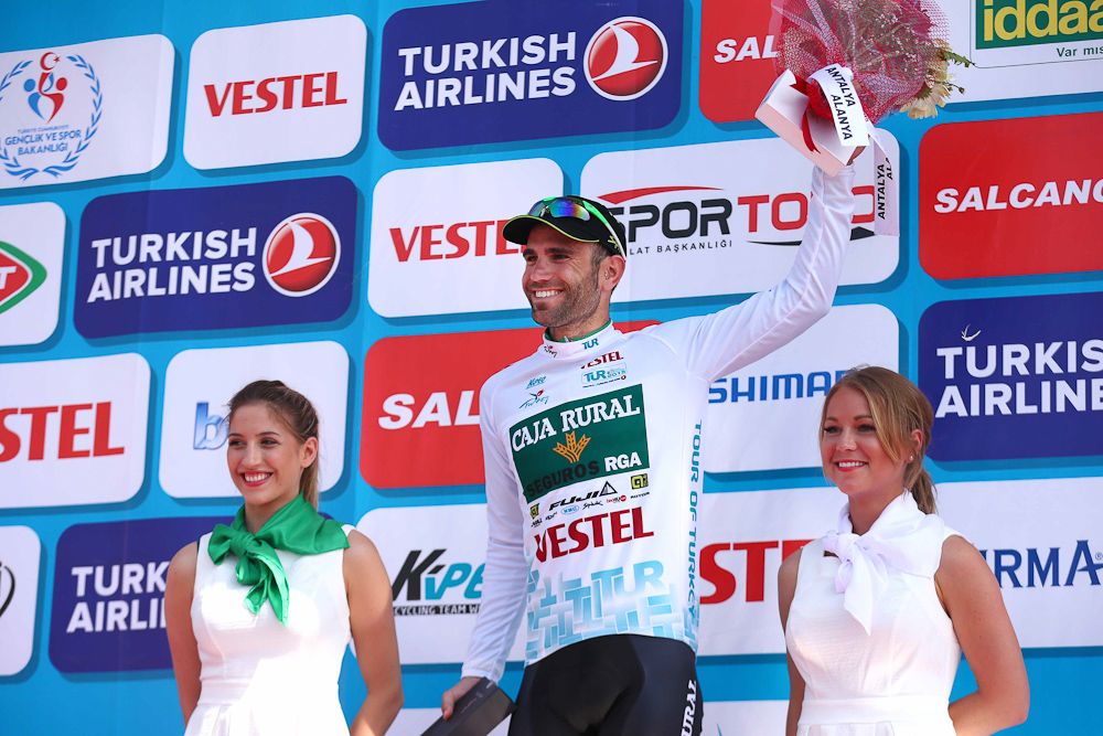 Luis Mas Bonet in the race's white jersey.
