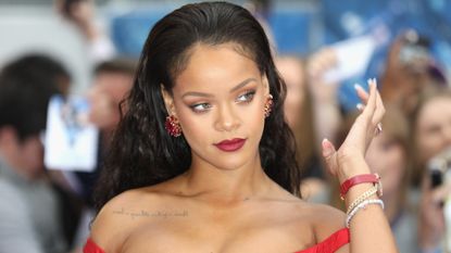 Rihanna wearing Fenty Beauty 