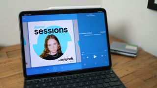 An image of Deezer on the OnePlus Pad