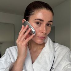 Beauty editor Eleanor Vousden using ZIIP Halo device