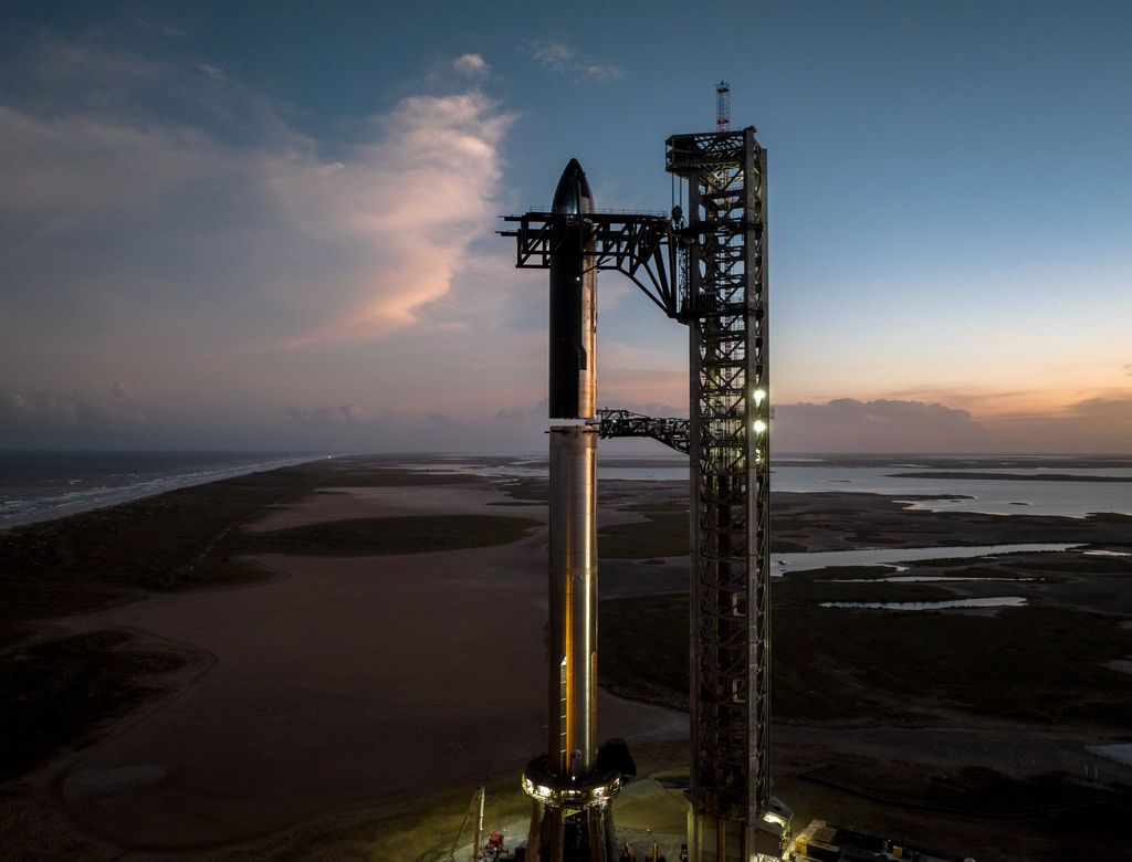 SpaceX stacks Starship and Super Heavy on launch pad ahead of