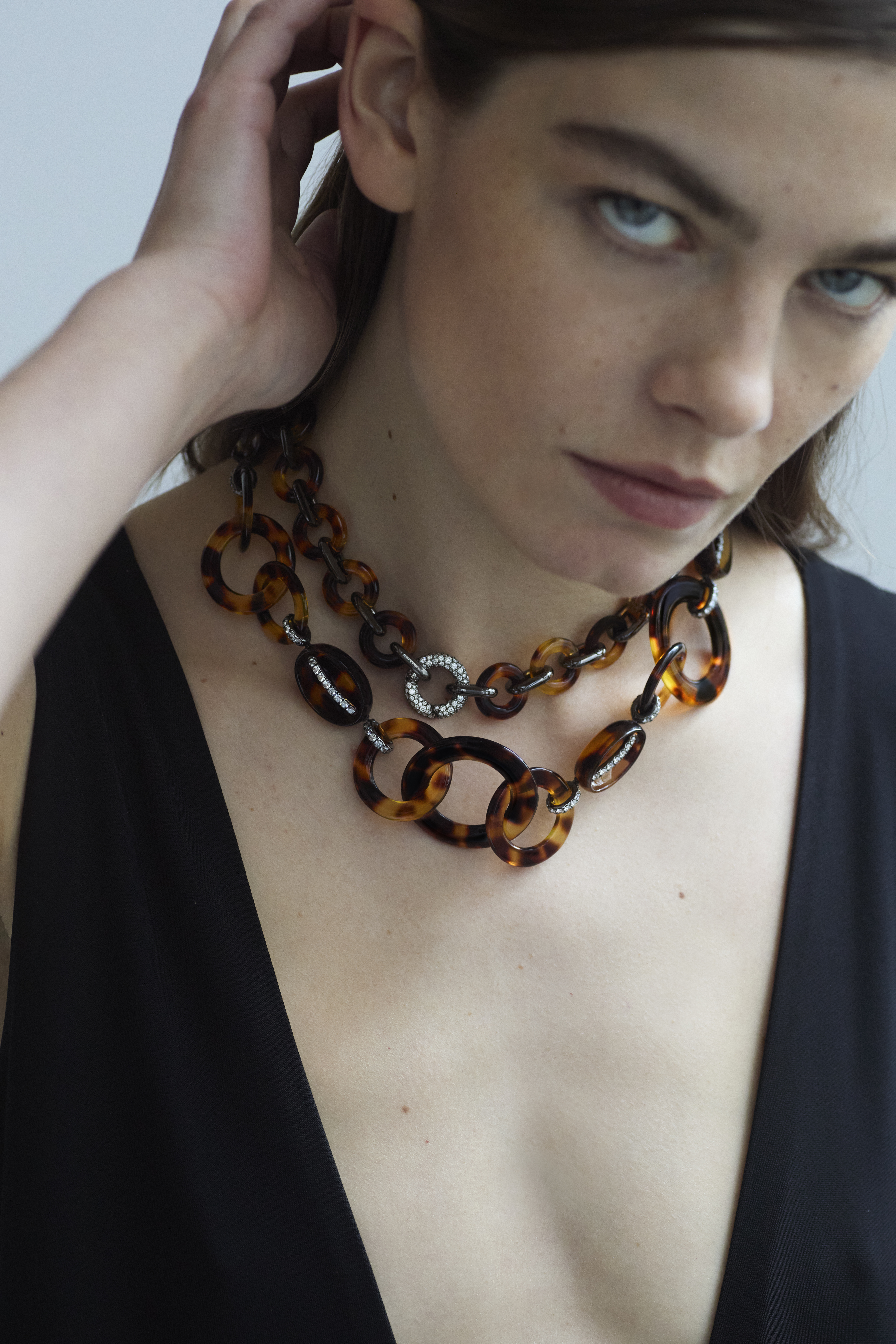 nikos koulis jewellery boutique in paris