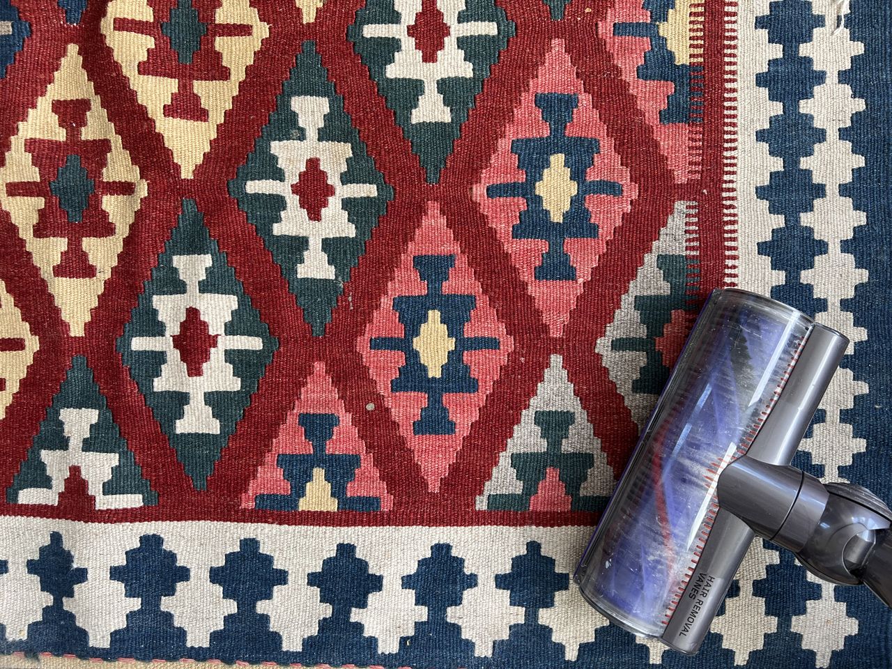 A clean rug after using baking soda on a rug