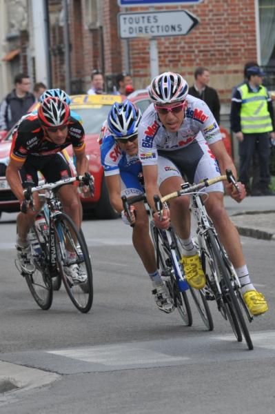 Nadir Haddou (Big Mat-Auber 93) leads Han Feng (Skil-Shimano and Jos&eacute; Ivan Gutierrez (Caisse d'Epargne)
