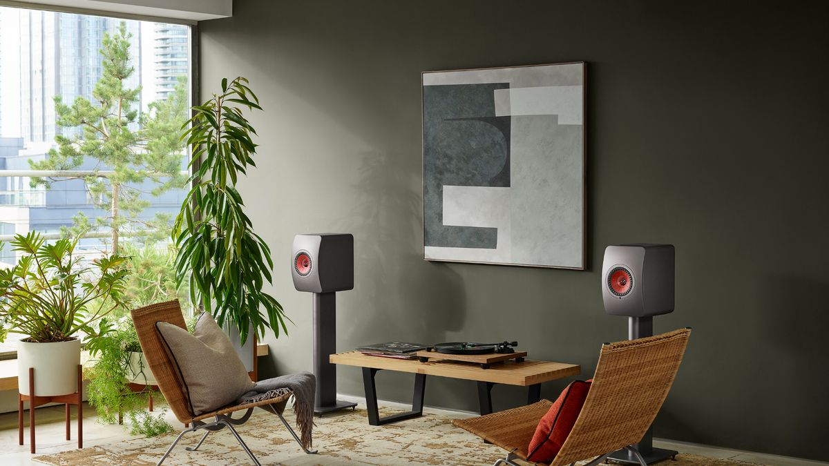 KEF LS50 Wireless II lifestyle