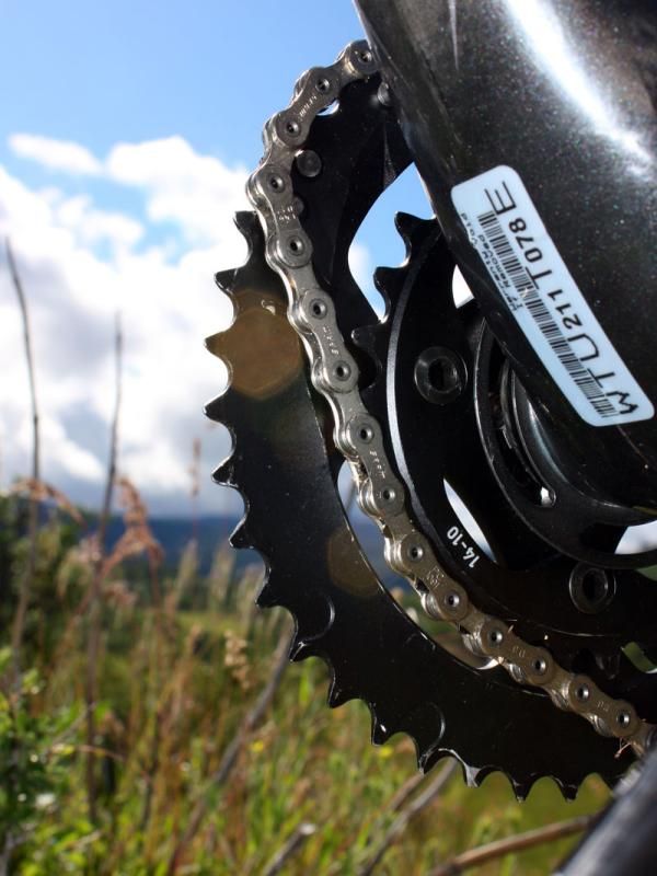 SRAM's trick X-Glide front shift technology includes over a dozen points where the chain can mesh perfectly between both chainrings for far smoother upshifts and downshifts than what most of us are used to.