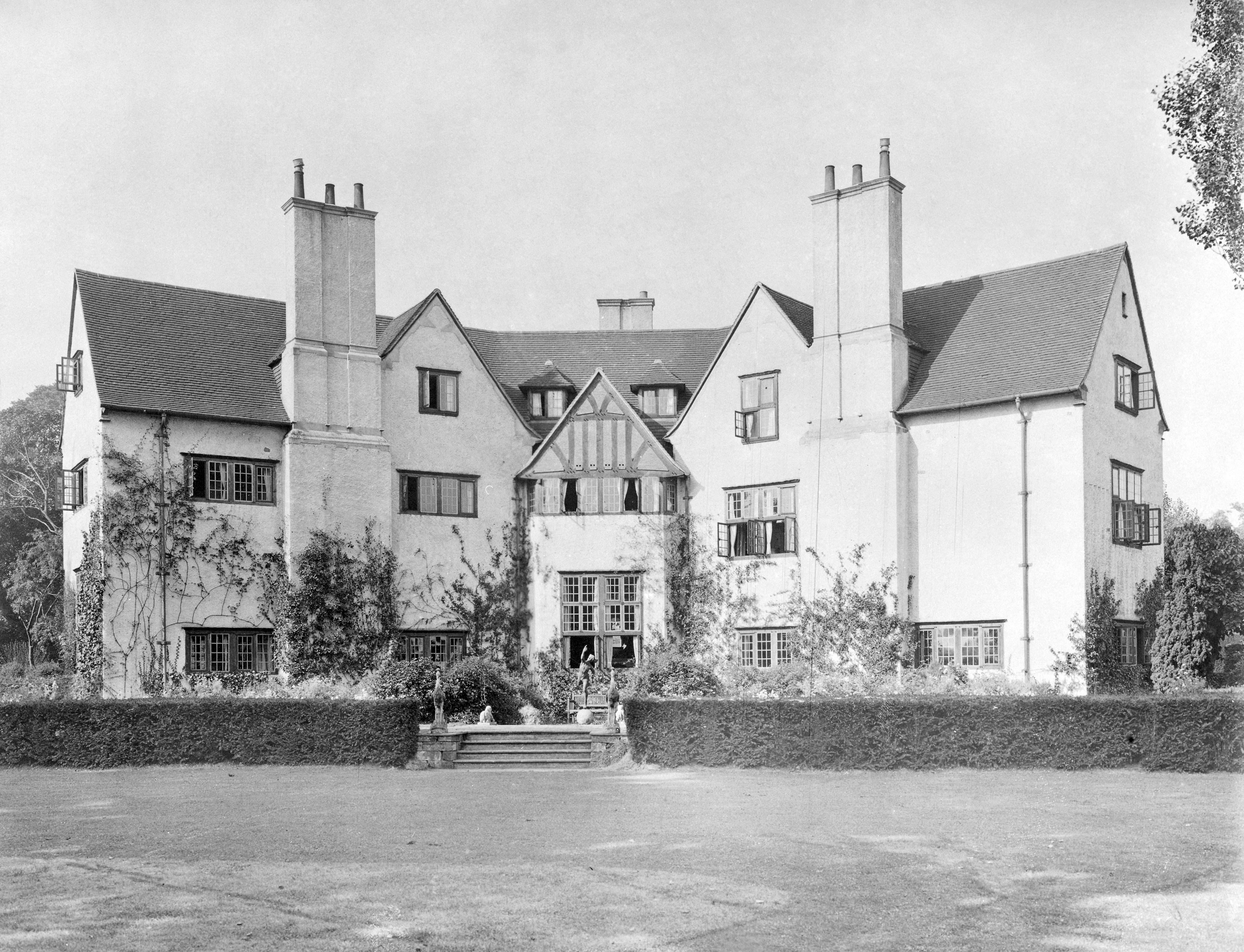 Papillon Hall