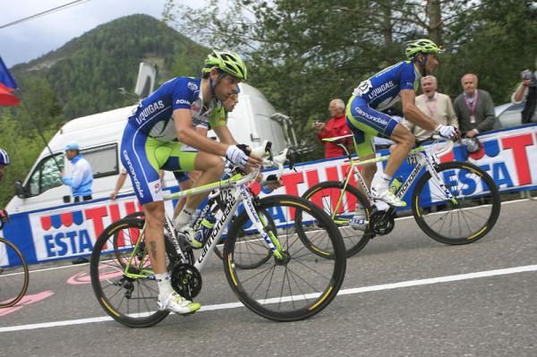 The moment Ivan Basso takes over the pace setting from Damiano Caruso