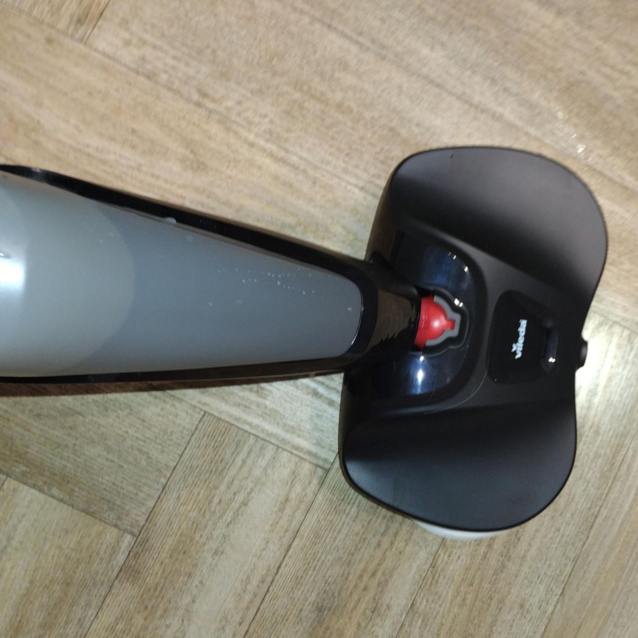 Image of Vileda steam mop being used