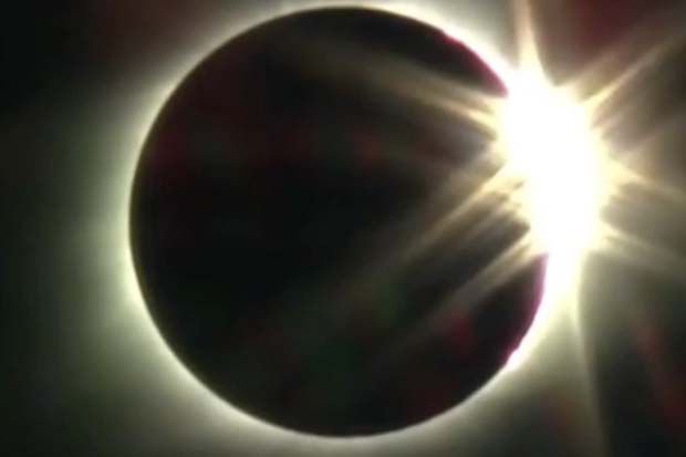 The Exploratorium museum captured a stunning view of the &quot;diamond ring&quot; phenomenon as totality came to a close.