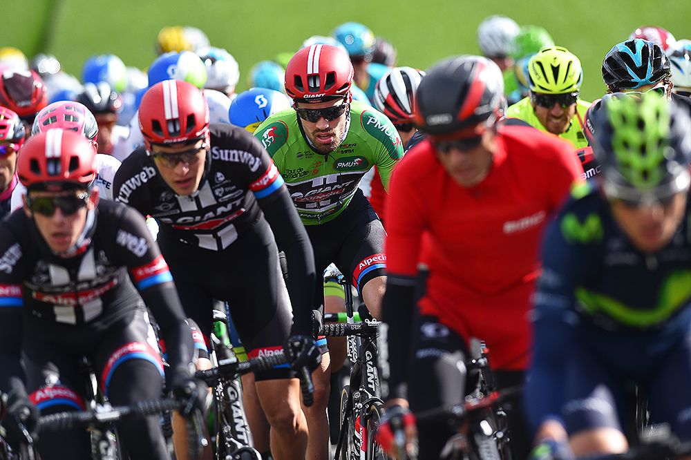 Tom Dumoulin in the green jersey during stage 4 at Tour de Romandie.