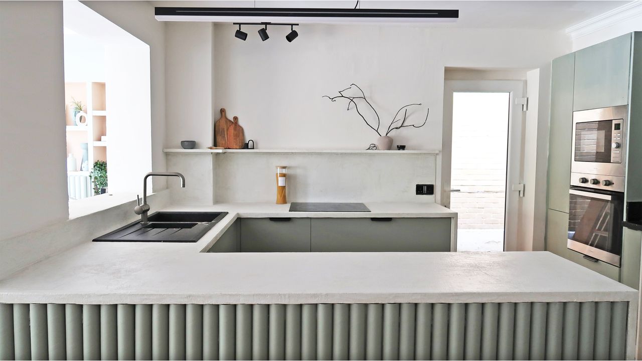 Microcement kitchen worktops finish