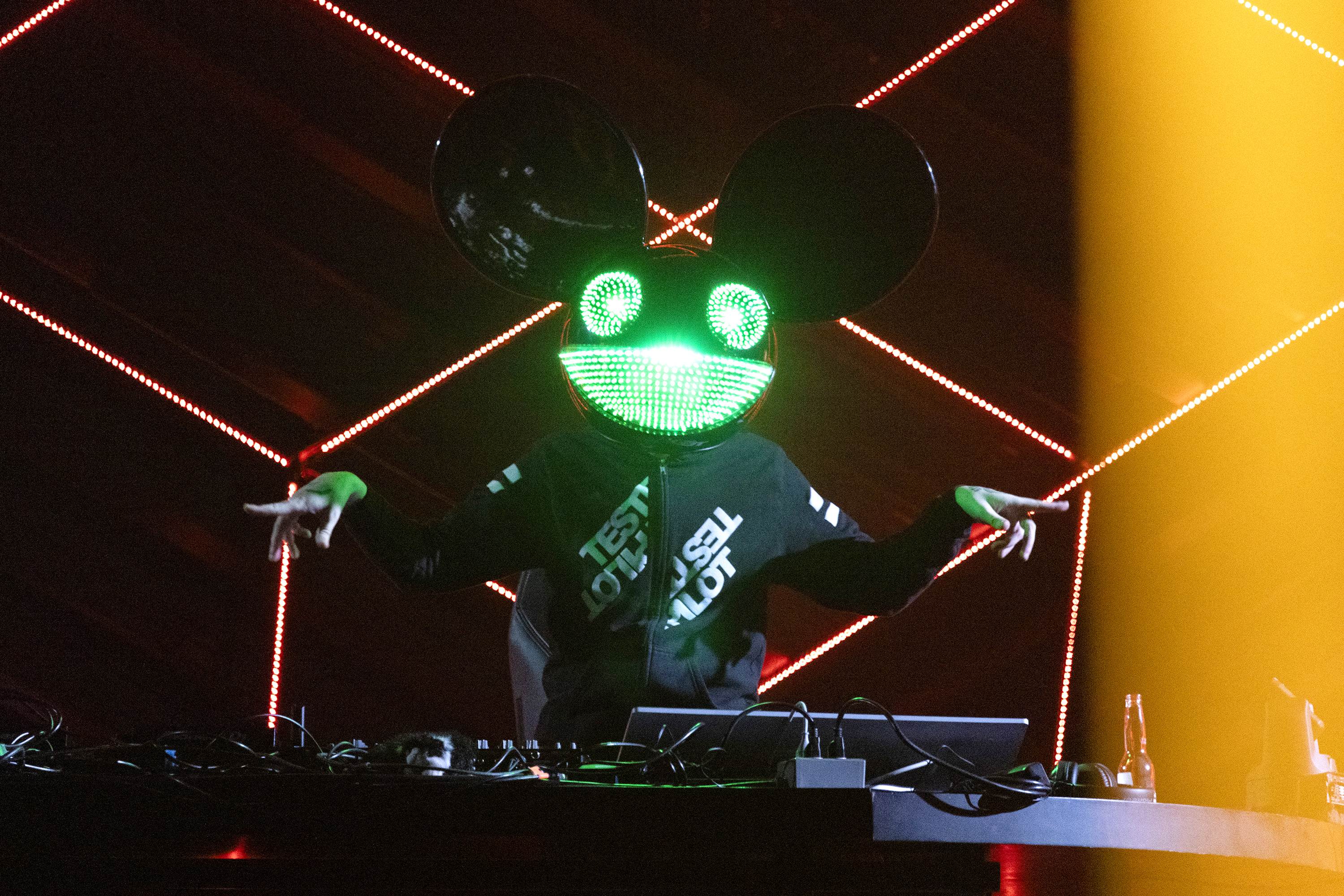 costume - deadmau5