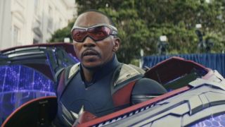 Anthony Mackie's Captain America with purple wings fighting Red Hulk