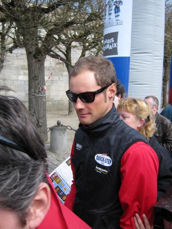 Tom Boonen tries to get through the crowds