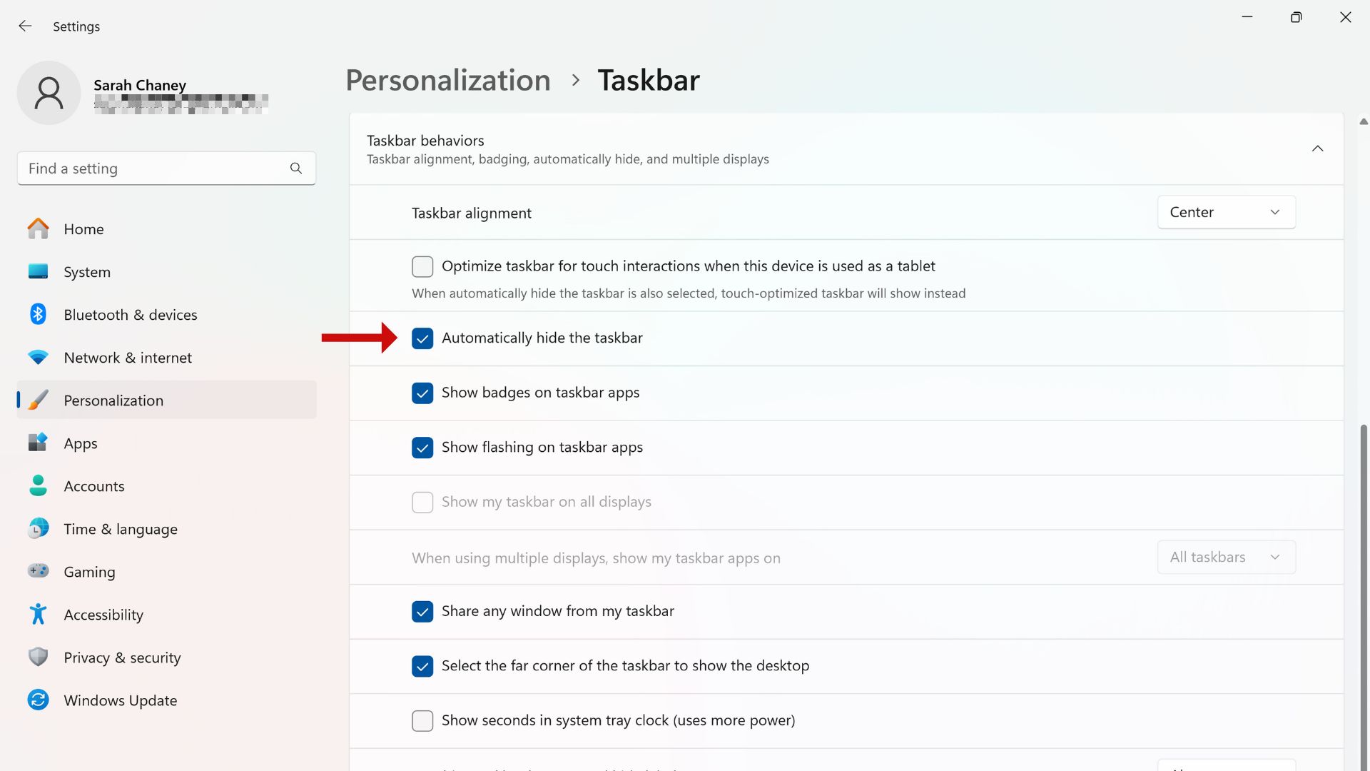 how to hide the taskbar in Windows 11