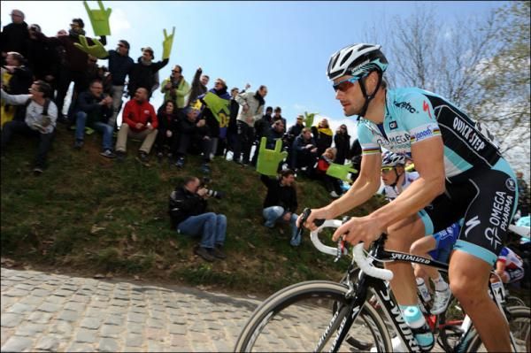 Tom Boonen climbing on his way to victory at the 2012 Tour of Flanders