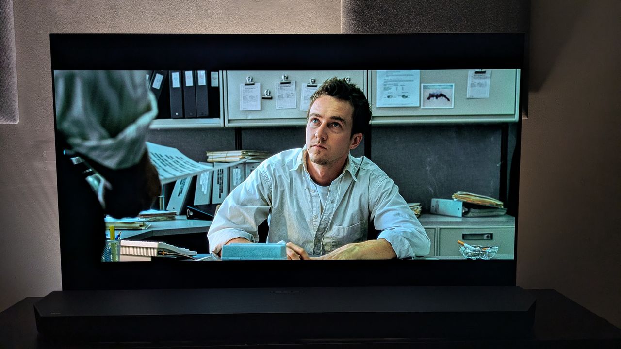A shot of the narrator at his work desk from the Fight Club 4K Blu-ray shown on LG G5 OLED. The framing of the picture is different from the Disney Plus HD stream, with more of the narrator in frame