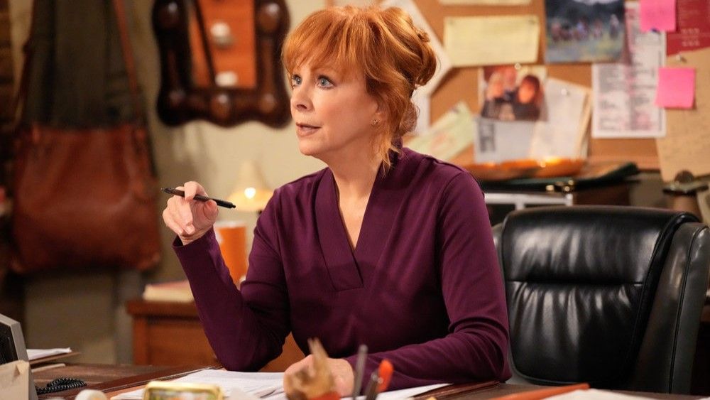 Reba McEntire as Bobbie in Happy&#039;s Place