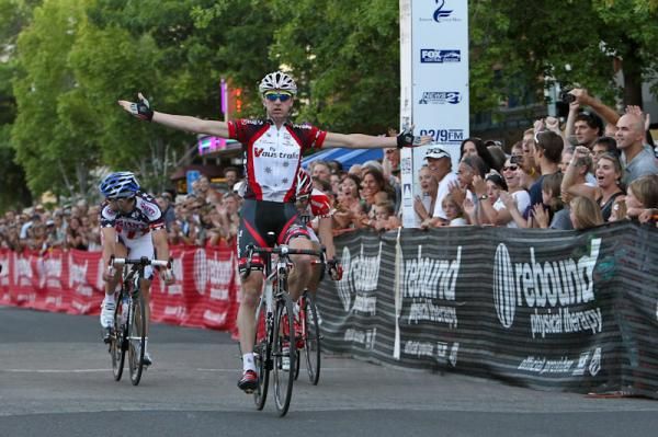 David Tanner (Fly V Australia) celebrates his victory in Bend.