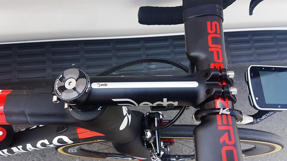 Costa pairs his Deda Super Leggero stem with a Deda Super Zero handlebar