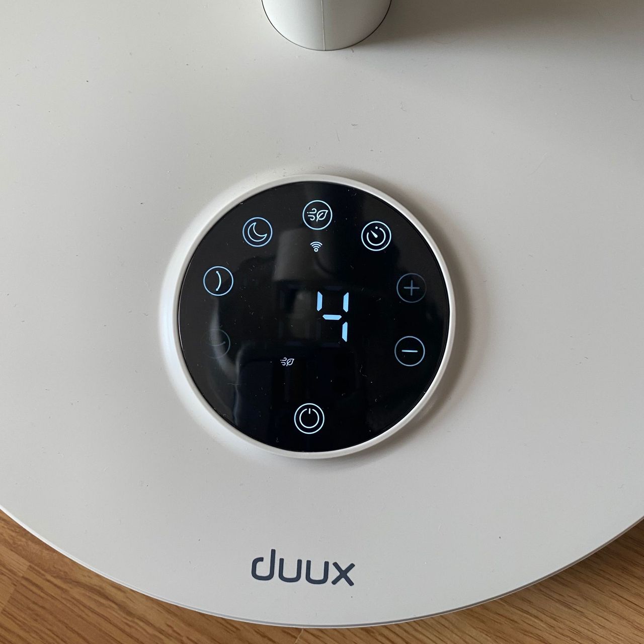 Close up of the control panel of the Duux Whisper Flex 2