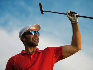 Man successfully wins golf competition