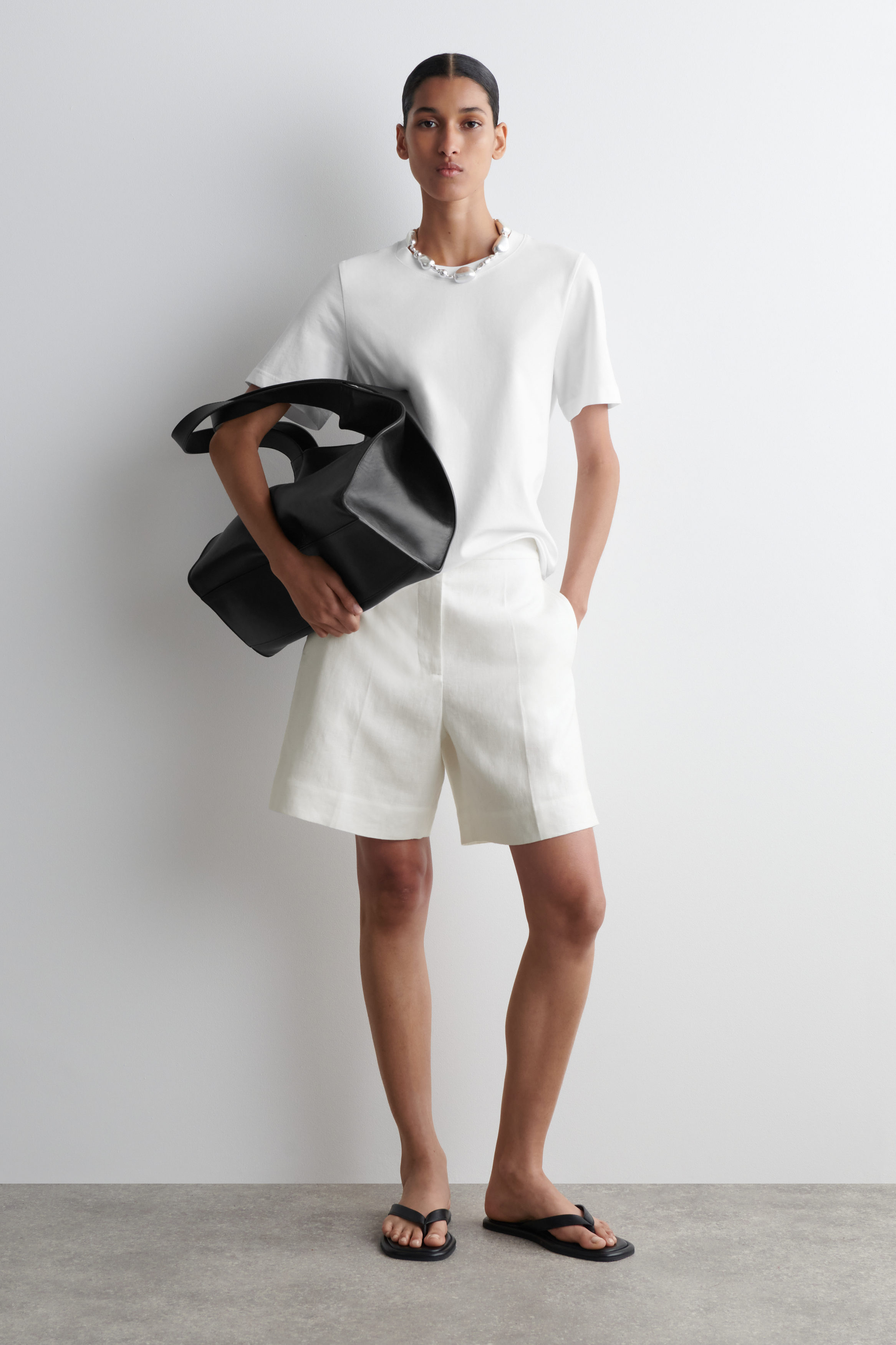 Tailored Elasticated Linen Shorts
