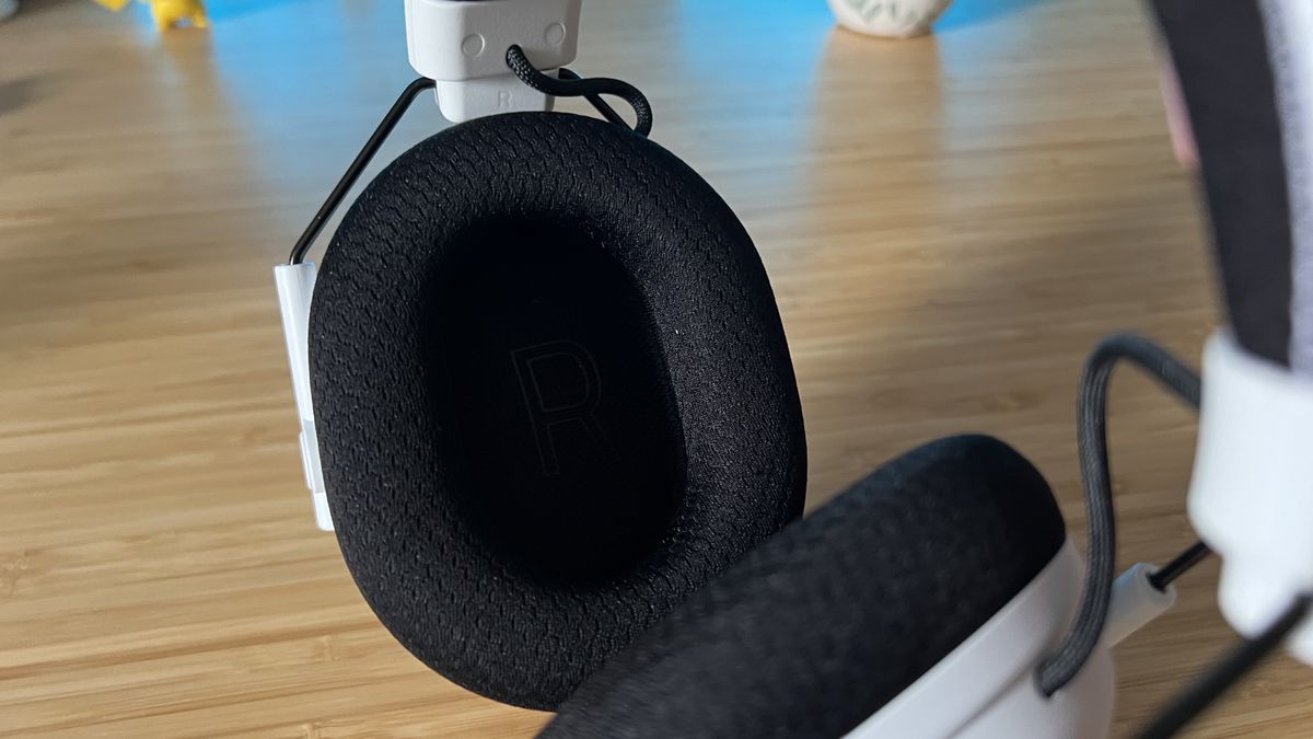 Inside of Razer BlackShark V3 Pro earcup