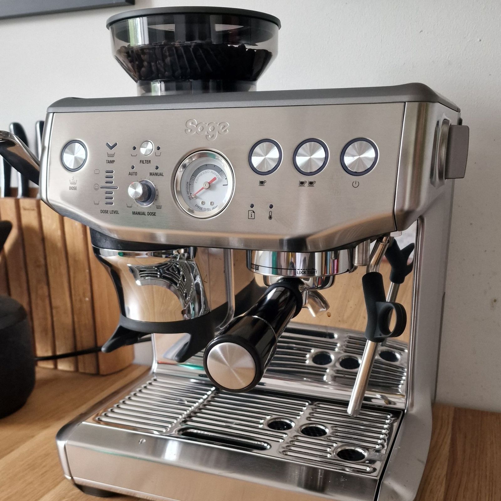 Sage Barista Express Impress review: a triumph for tidy kitchens ...