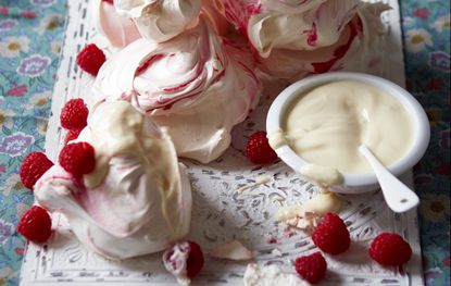 raspberry meringues