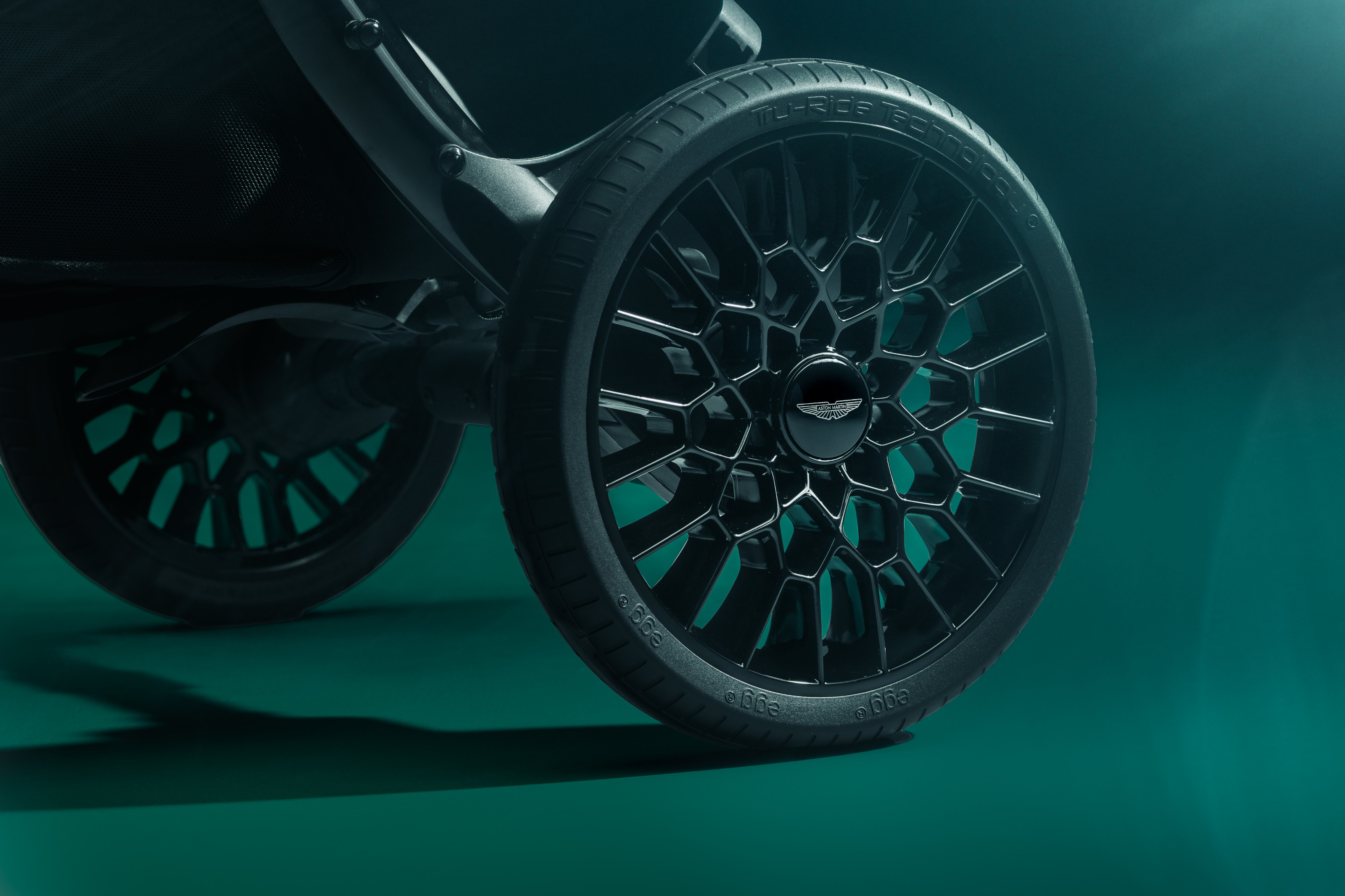 Detail of the egg3 stroller, Aston Martin edition