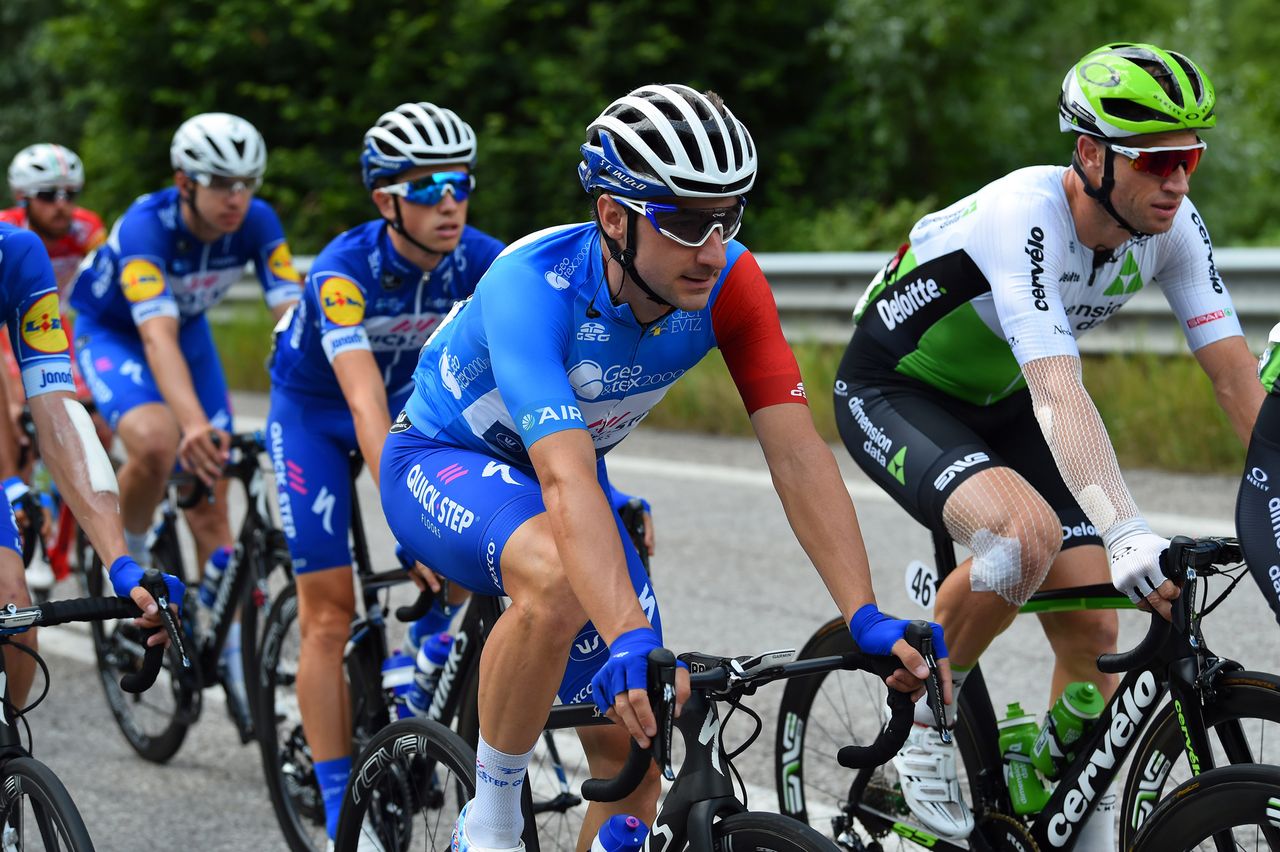 Ellia Viviani in the race leader's jersey