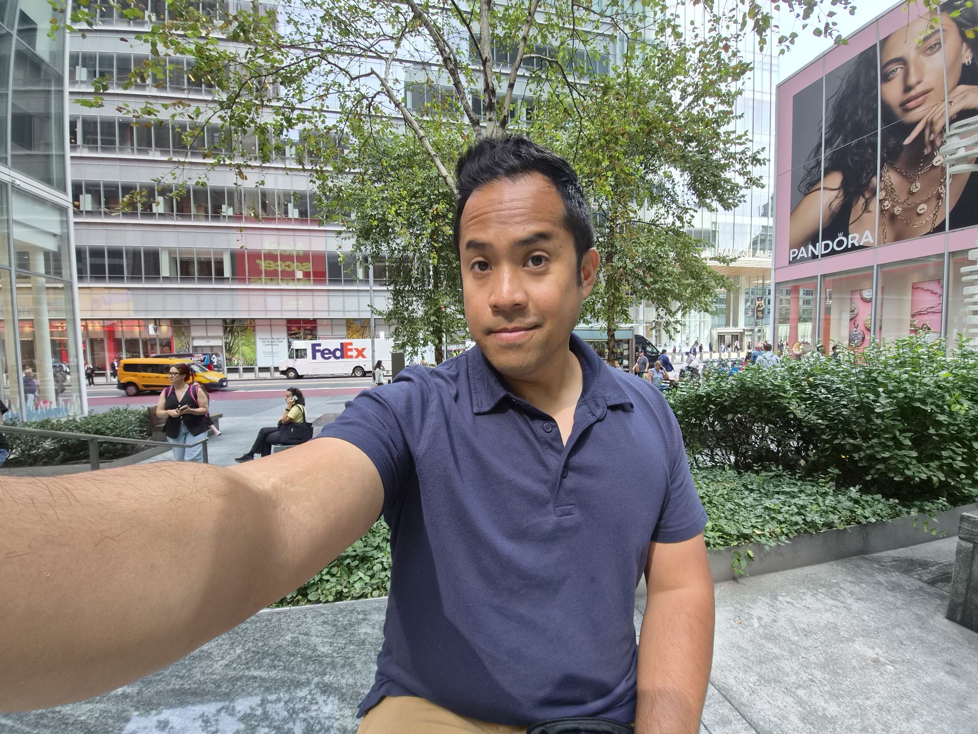 Samsung Galaxy Z Flip 7 selfie sample.