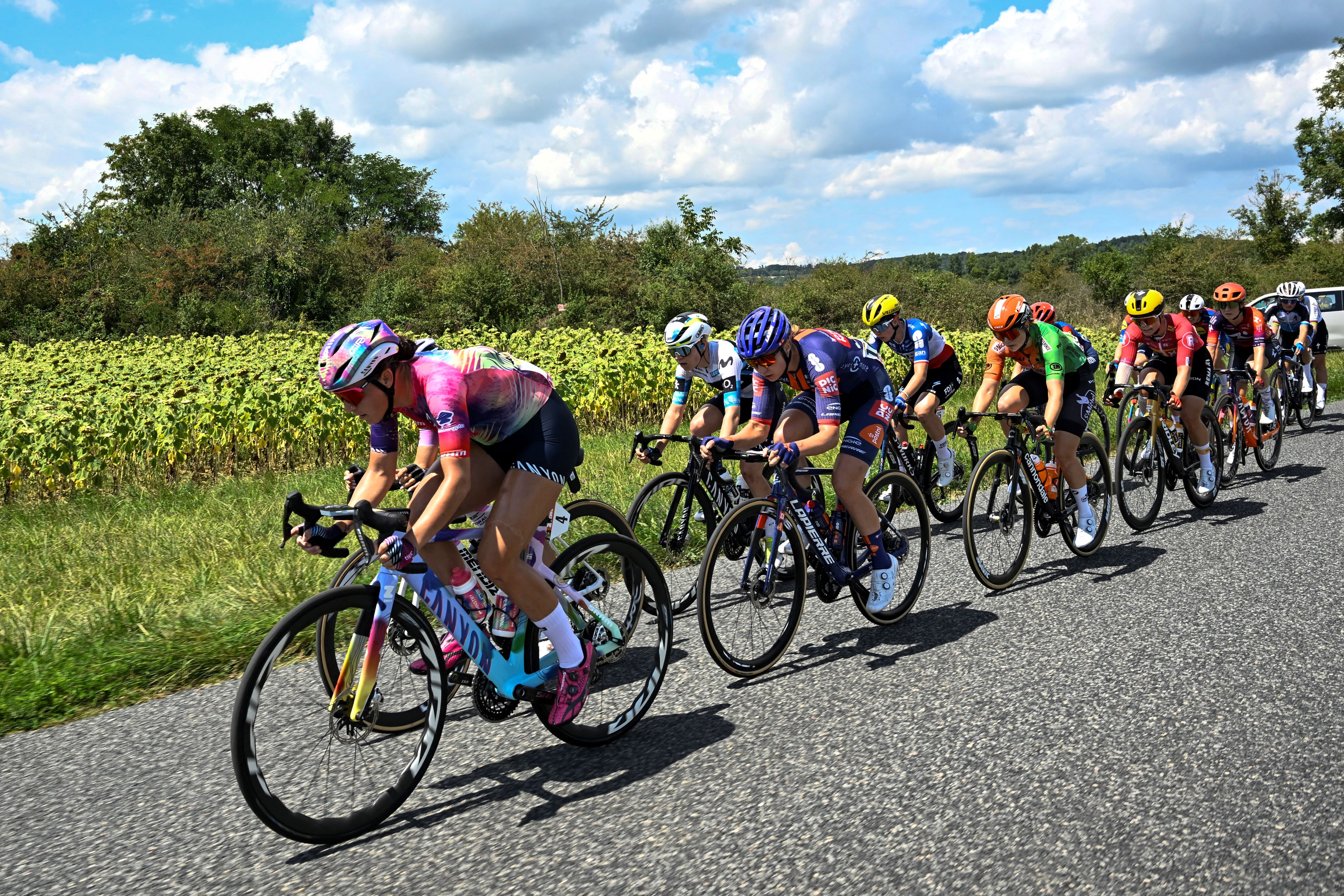 Tour de France Femmes stage 7 LIVE - Star-studded break get large gap on peloton