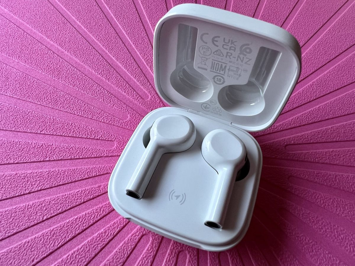 Belkin Soundform Freedom Tw Earbuds Case Open