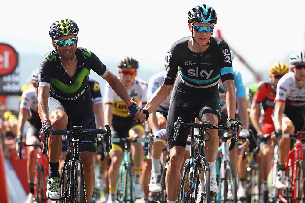 Alejandro Valverde (Movistar) and Chris Foome (Team Sky) shaking hands after stage 7
