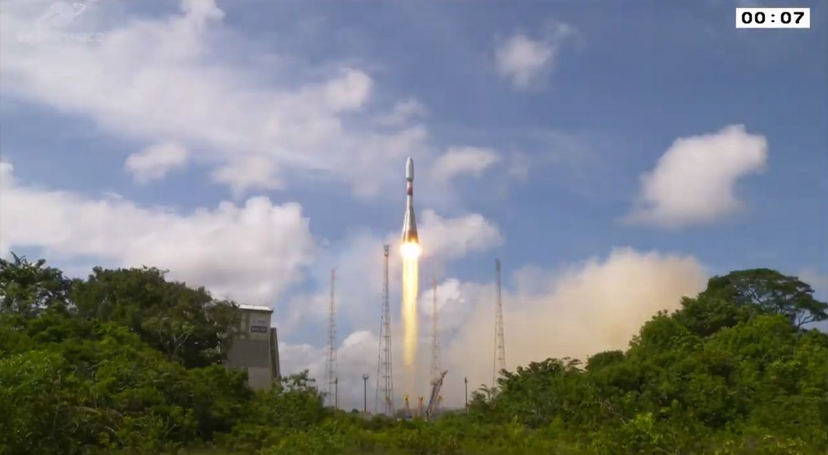 Arianespace launches French military spy satellite on Soyuz rocket to reach 2020