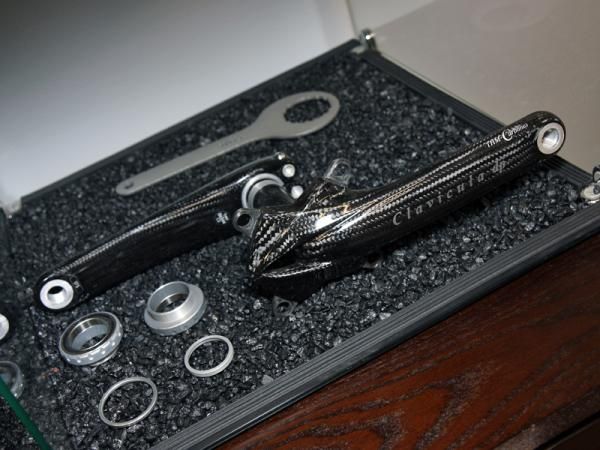 THM-Carbones' Clavicula is definitely one of the rarest mountain bike cranksets currently available.