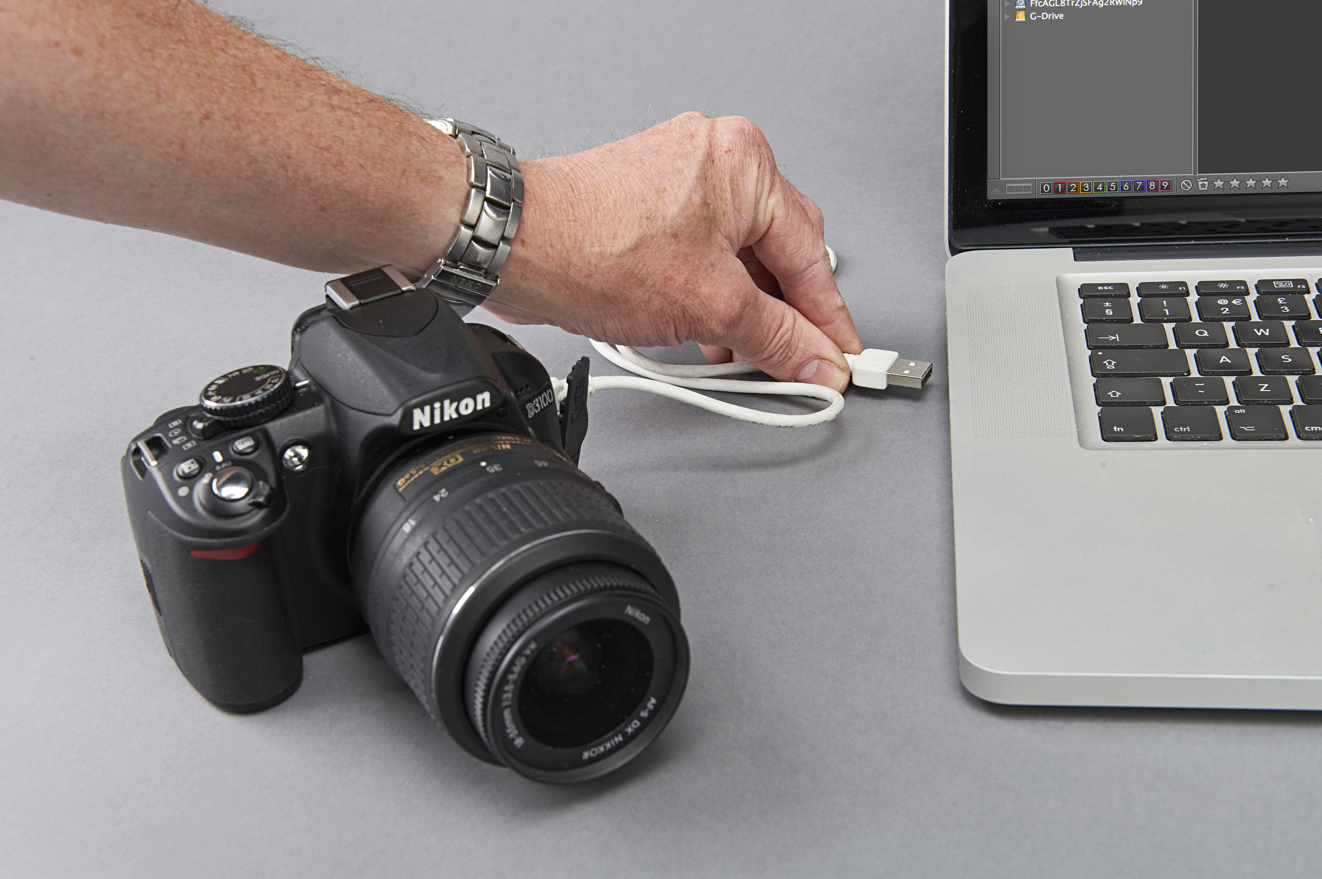 Nikon D3100 connecting to a laptop via USB cable