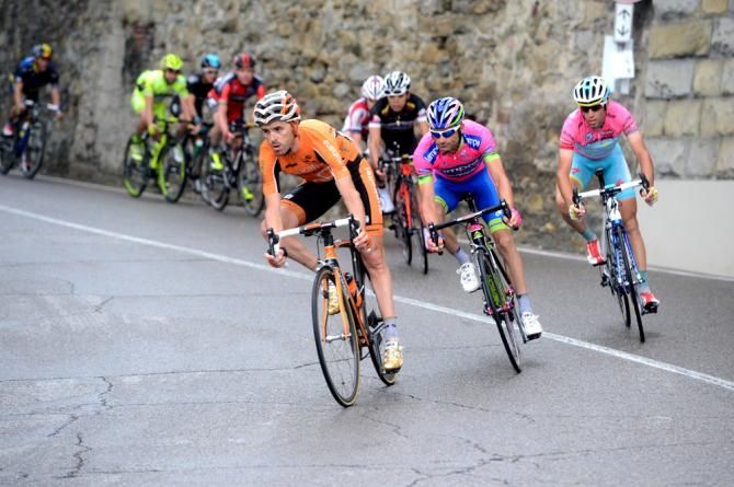 Samuel Sanchez (Euskaltel) leads the peloton on the road to Florence