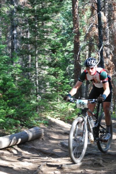 Joey Thompson (Mountain Bike Specialized) on his way to second place