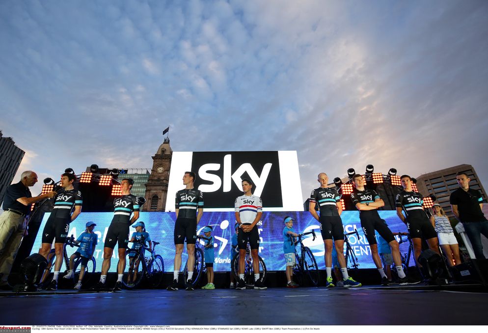 Team Sky line up with Geraint Thomas