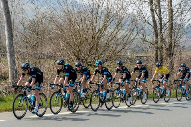 Paris-Nice leader Geraint Thomas with his Sky teammates
